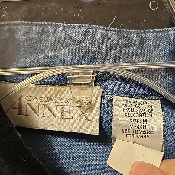 Casual Corner Annex Christmas Shirt Sz M Embroidered Beading Holiday Estate Sale - Picture 6 of 6